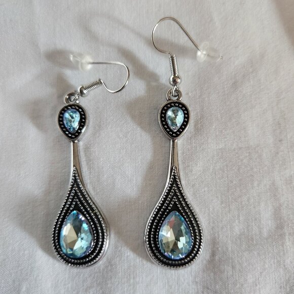 Aqua Earrings - Picture 1 of 1